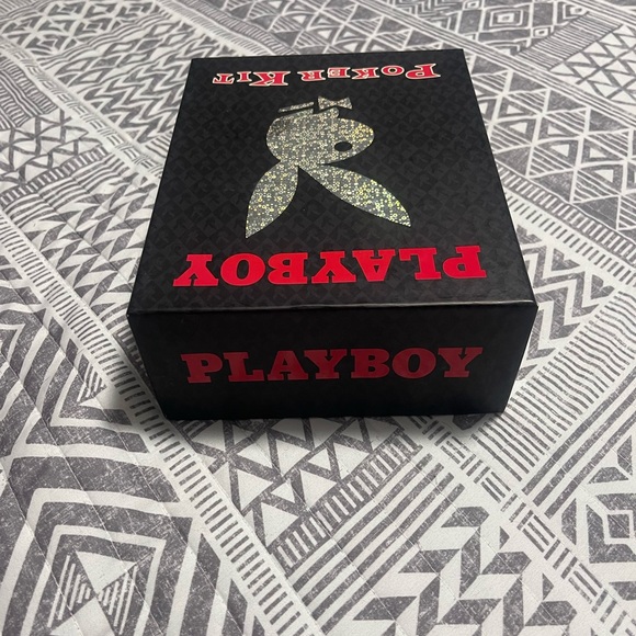 Playboy Poker Kit – Complete Set for a Fun Poker Night! ♠️❤️♦️♣️ - Picture 15 of 17